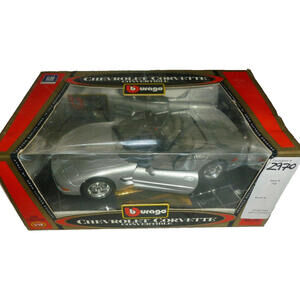 NEW Burago‎ 1998 Chevrolet CORVETTE Convertible 1/18 SILVER Italy